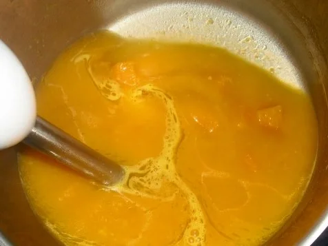 Rezept: Kürbiscremesuppe mit Ingwer Bild Nr. 6 Kürbiscremesuppe mit Ingwer - Rezept - Bild Nr. 6