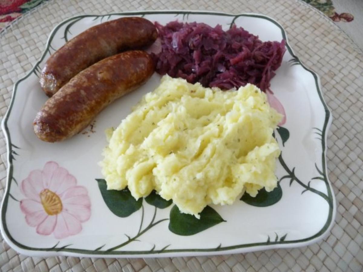Hackfleisch : Grobe Mettwürste an Kräuterbutter-Kartoffelbrei dazu ...