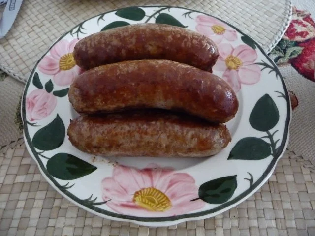 Hackfleisch : Grobe Mettwürste an Kräuterbutter-Kartoffelbrei dazu Apfel-Rosinen-Rotkohl - Rezept - Bild Nr. 9