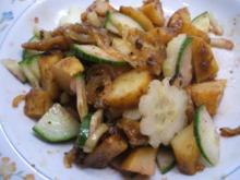 Salate: Kleiner Salat von Ofenkartoffeln mit karamellisierten Zwiebeln - Rezept