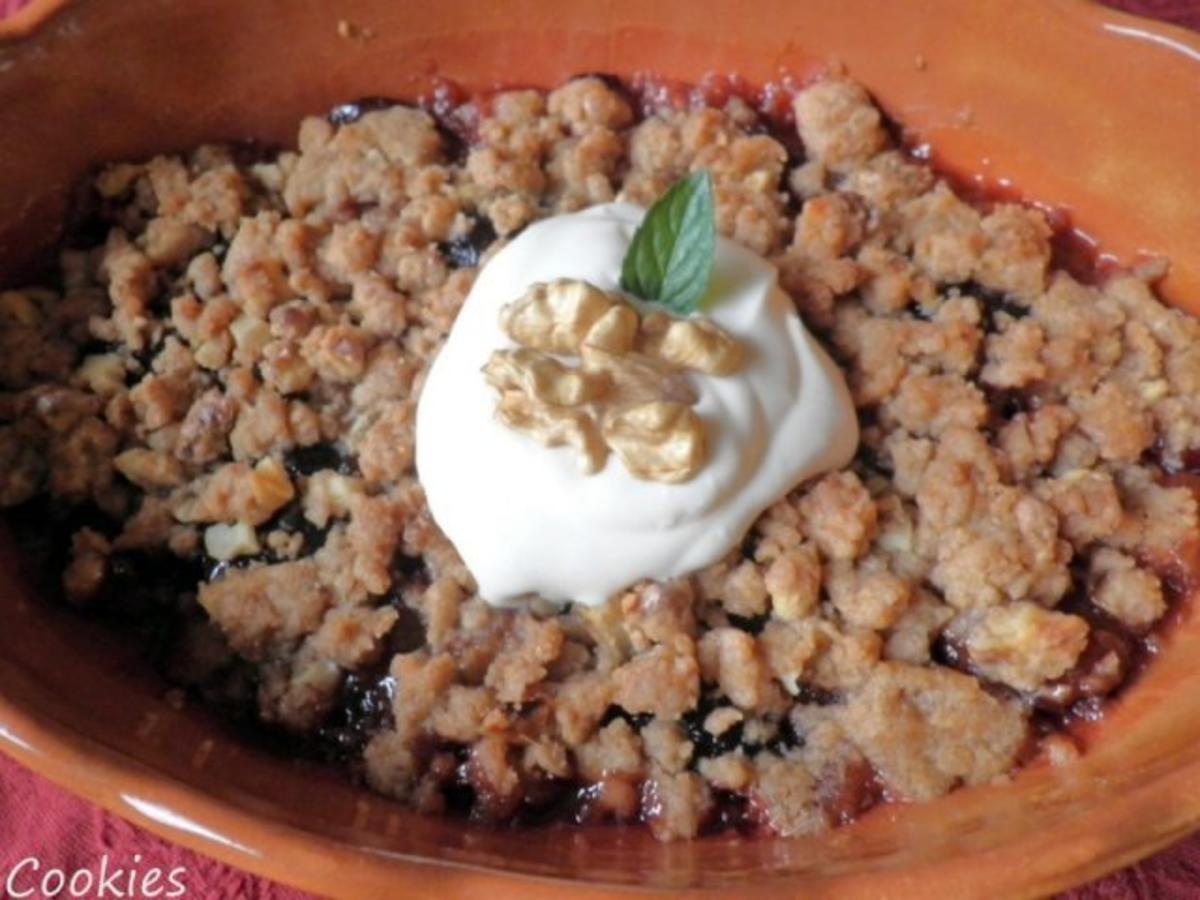 Pflaumen - Crumble mit Walnüssen - Rezept