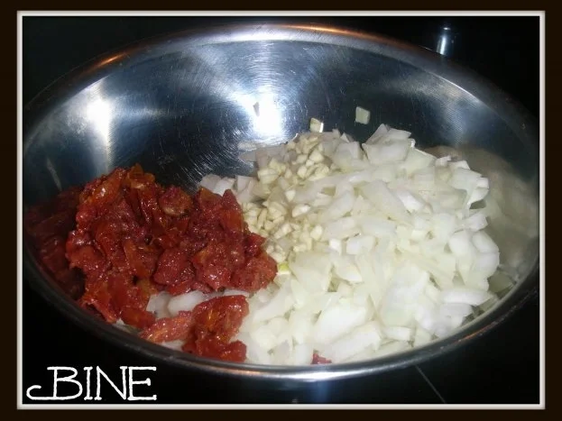 Rezept: BiNe` S RISOTTO MIT GETROCKNETEN TOMATEN & PARMESAN Bild Nr. 3 BiNe` S RISOTTO MIT GETROCKNETEN TOMATEN & PARMESAN - Rezept - Bild Nr. 3