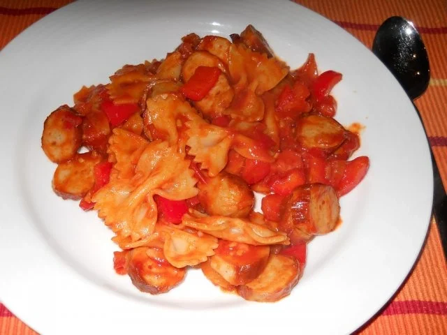 Rezept: Bratwurstpfanne mit Farfalle Bild Nr. 9 Bratwurstpfanne mit Farfalle - Rezept - Bild Nr. 9