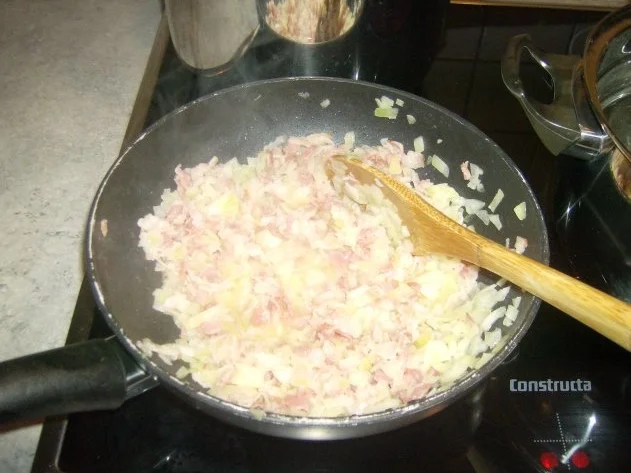 Rezept: Speckknödelsuppe Bild Nr. 3 Speckknödelsuppe - Rezept - Bild Nr. 3