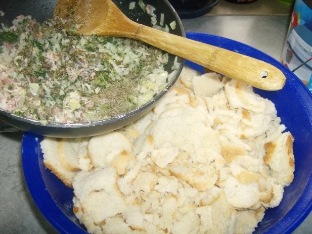 Rezept: Speckknödelsuppe Bild Nr. 5 Speckknödelsuppe - Rezept - Bild Nr. 5