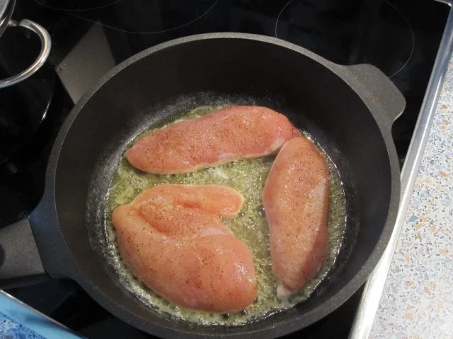 Rezept: Hühnerfilet 's mit Blattspinat und Feta-Käse überbacken Bild Nr. 4 Hühnerfilet 's mit Blattspinat und Feta-Käse überbacken - Rezept - Bild Nr. 4