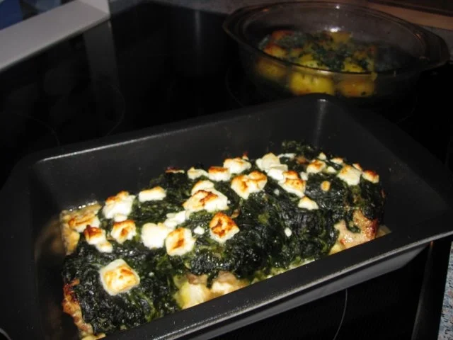 Rezept: Hühnerfilet 's mit Blattspinat und Feta-Käse überbacken Bild Nr. 8 Hühnerfilet 's mit Blattspinat und Feta-Käse überbacken - Rezept - Bild Nr. 8