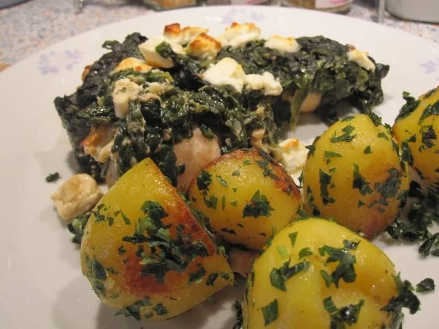 Rezept: Hühnerfilet 's mit Blattspinat und Feta-Käse überbacken Bild Nr. 9 Hühnerfilet 's mit Blattspinat und Feta-Käse überbacken - Rezept - Bild Nr. 9