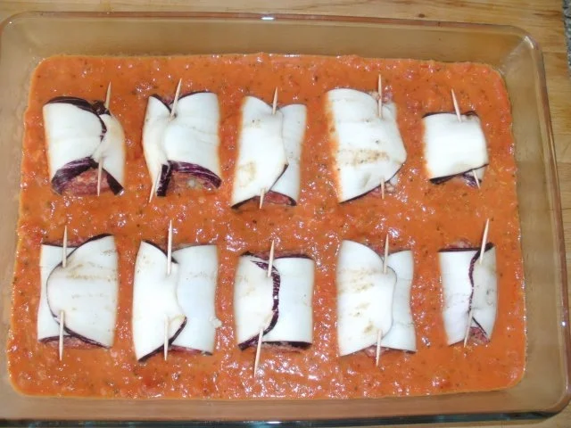 Rezept: Auberginenröllchen auf Tomate Bild Nr. 3 Auberginenröllchen auf Tomate - Rezept - Bild Nr. 3