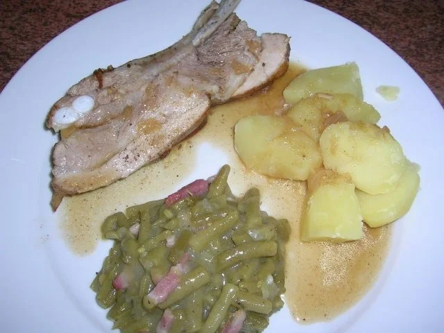 Geschmorte Dicke Rippe, an grünem Bohnengemüse und Salzkartoffeln (Hausmannskost) - Rezept - Bild Nr. 3
