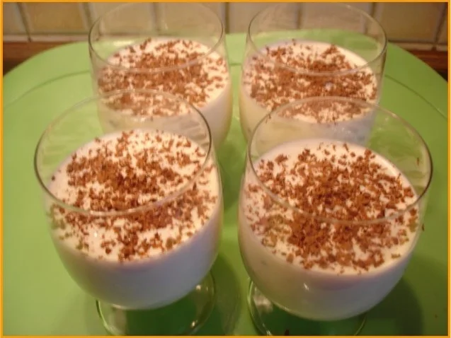 Rezept: Joghurt-Quark mit Rum-Sultaninen Joghurt-Quark mit Rum-Sultaninen - Rezept