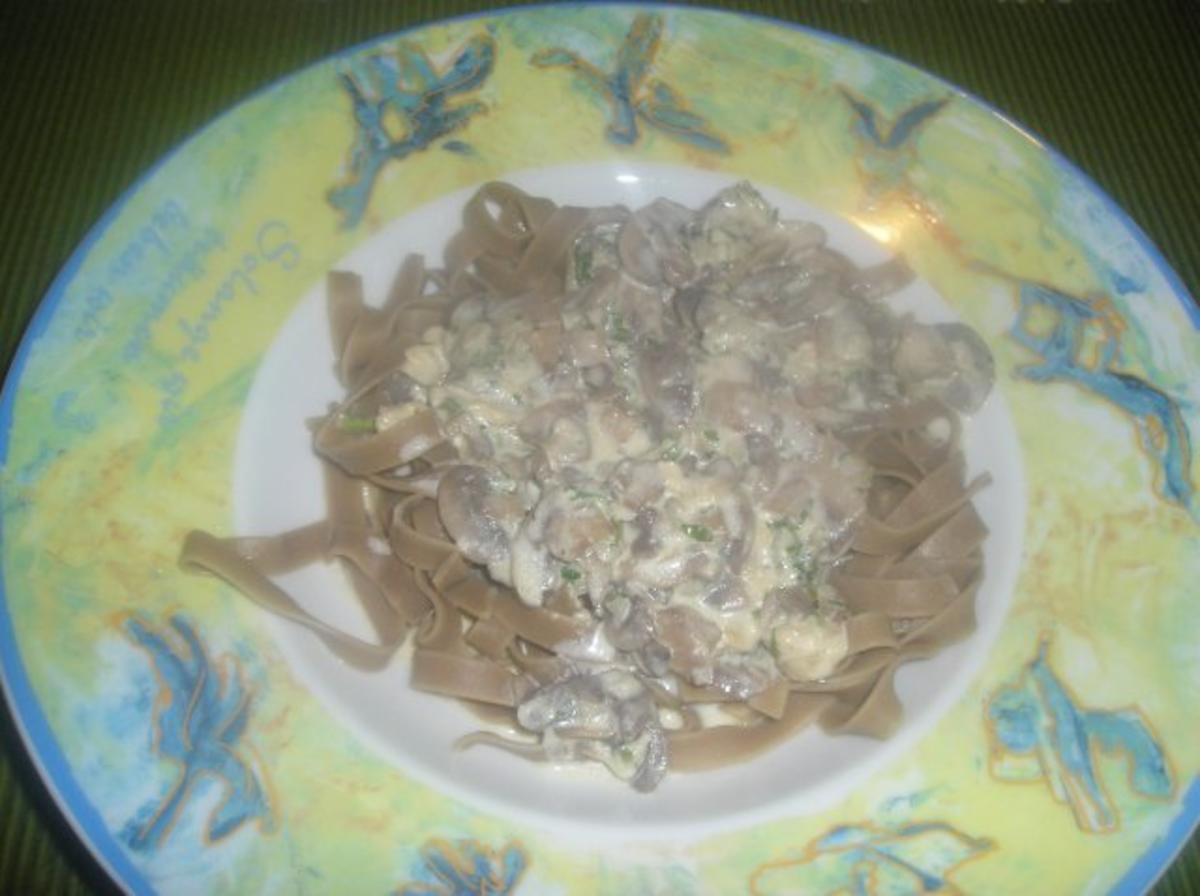 Steinpilznudeln mit Champignon-Camembert Sauce - Rezept - kochbar.de