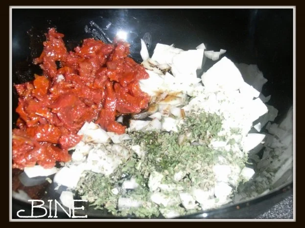 BiNe` S MOZZARELLASALAT MIT GETROCKNETEN TOMATEN - Rezept - Bild Nr. 3