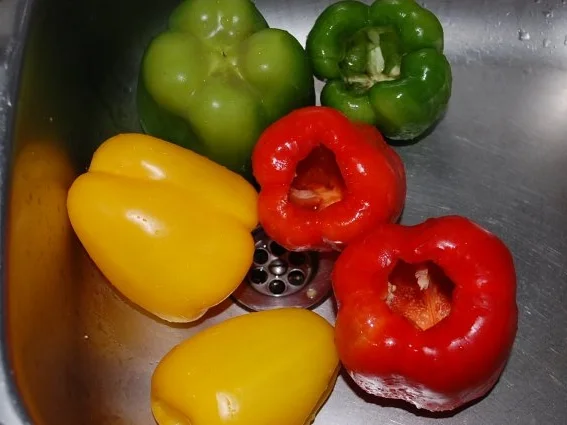 Rezept: Mexikanische Gefülte Paprika Bild Nr. 6 Mexikanische Gefülte Paprika - Rezept - Bild Nr. 6