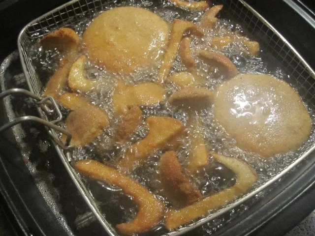 Gebackene Stein- und Herrenpilze mit Sauce Tartare - Rezept - Bild Nr. 4