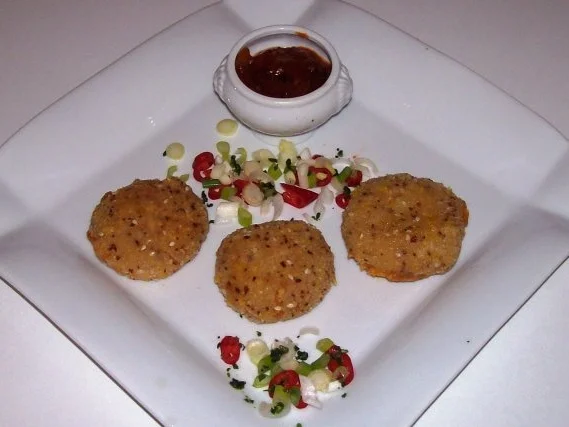 Snack/Vorspeise: Scharfe Chili-Käsetaler mit Camembert und Parmesan - Rezept - Bild Nr. 8