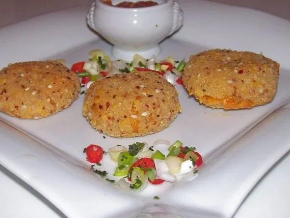 Snack/Vorspeise: Scharfe Chili-Käsetaler mit Camembert und Parmesan - Rezept - Bild Nr. 9