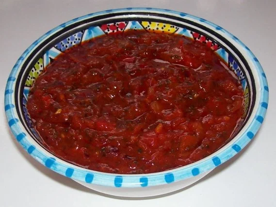 Pikanter Chili-Tomaten-Dip - Rezept