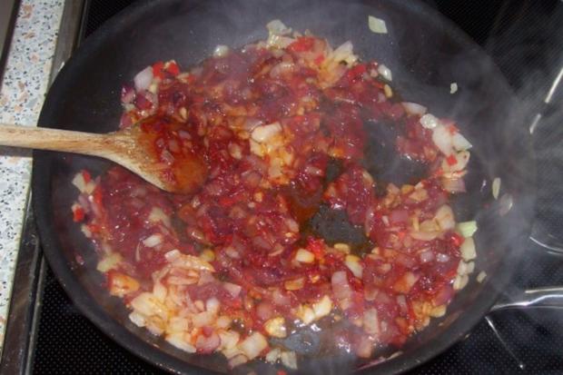 Pikanter Chili-Tomaten-Dip - Rezept mit Bild - kochbar.de