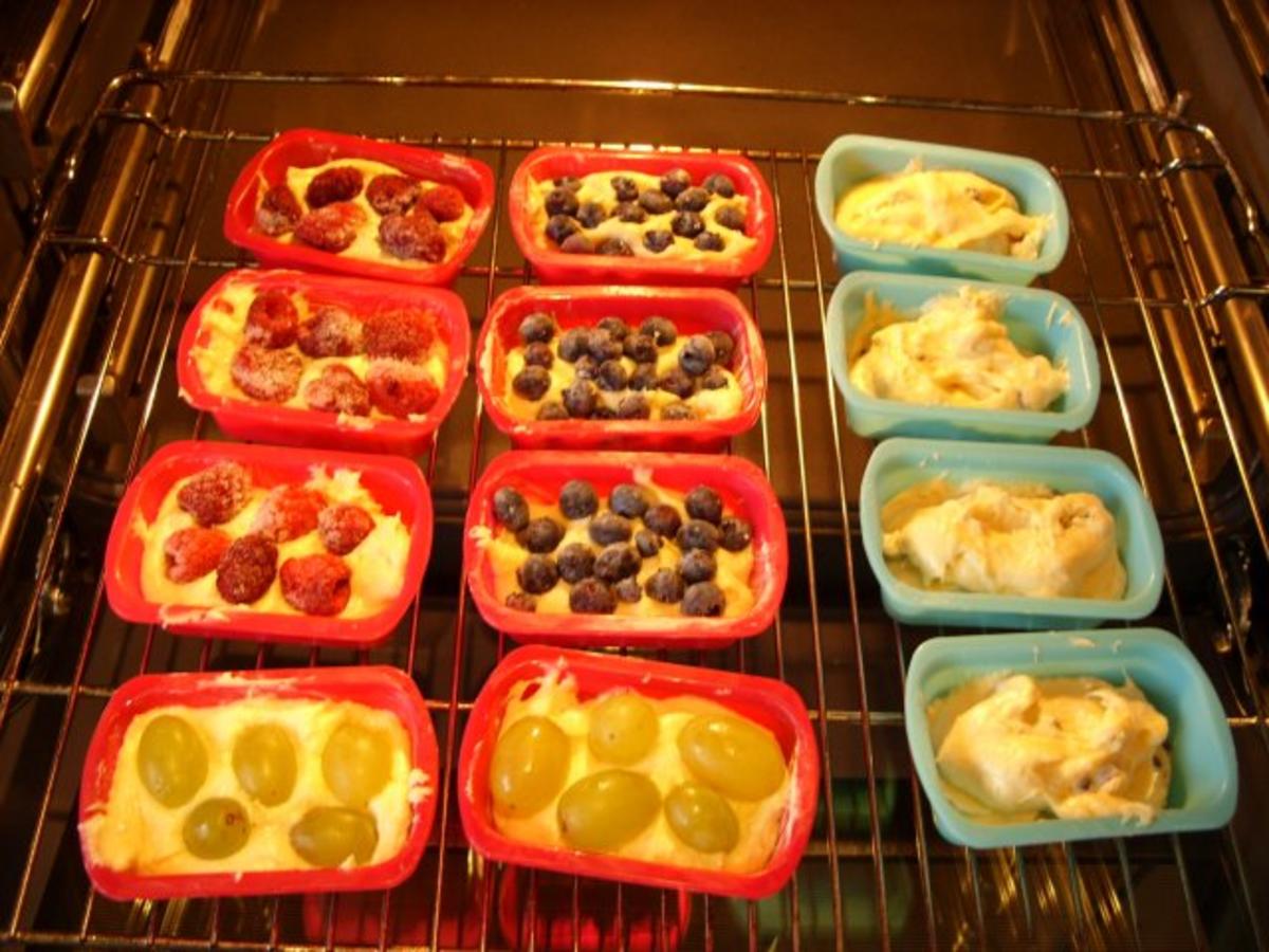 Kleine Formen: Buttermilch - Frucht - Kuchen - Rezept - Bild Nr. 2