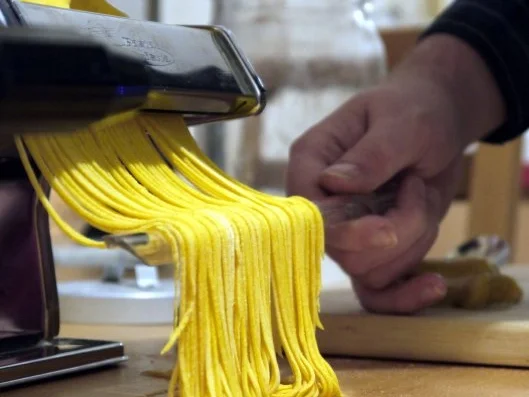 Rezept: Selbstgemachte Spaghetti mit Belper Knolle Bild Nr. 3 Selbstgemachte Spaghetti mit Belper Knolle - Rezept - Bild Nr. 3