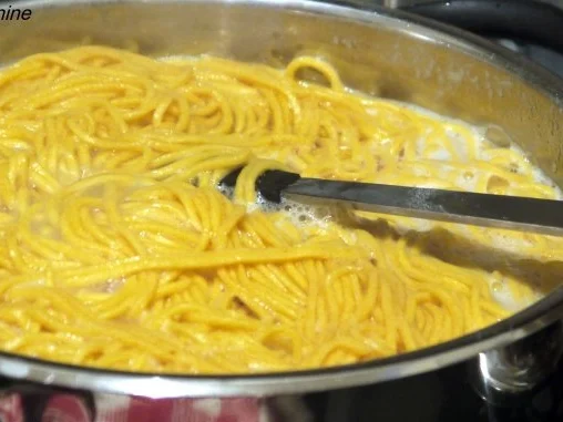 Rezept: Selbstgemachte Spaghetti mit Belper Knolle Bild Nr. 5 Selbstgemachte Spaghetti mit Belper Knolle - Rezept - Bild Nr. 5