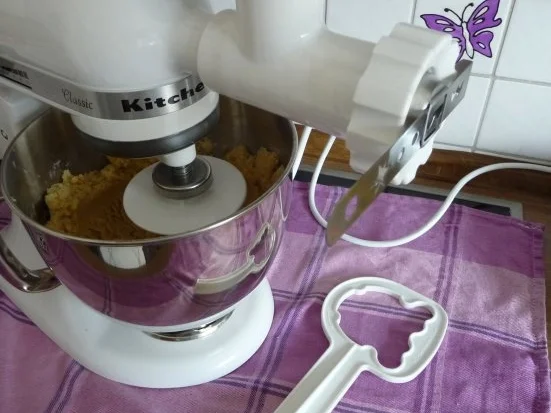 Plätzchen 2012 : Spritzgebäck mit der KitchenAid - Rezept - Bild Nr. 8