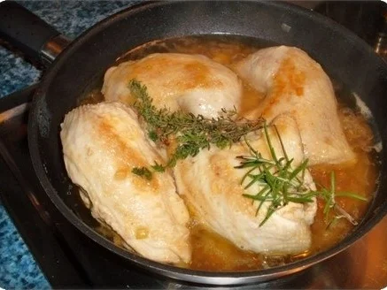 Geschmortes Rosmarin - Thymian Hähnchen mit Klößen und Gemüse dazu - Rezept - Bild Nr. 7