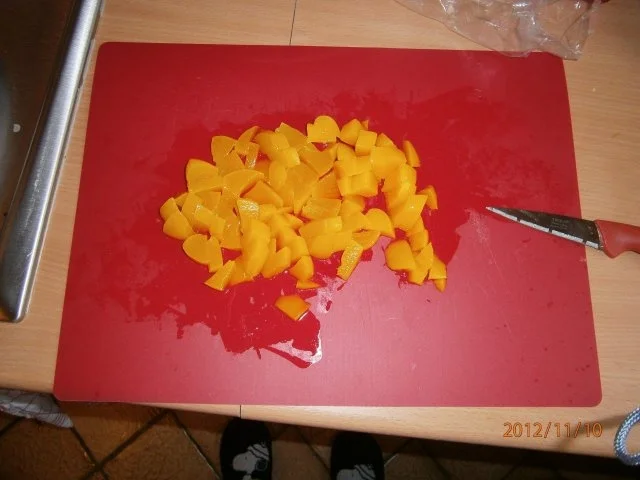 Buttermilchdessert mit Pfirsichen - Rezept - Bild Nr. 2