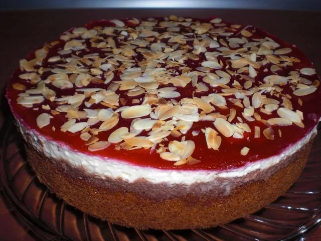 Himbeertorte mit Schoko- und Vanillesahne - Rezept - Bild Nr. 28