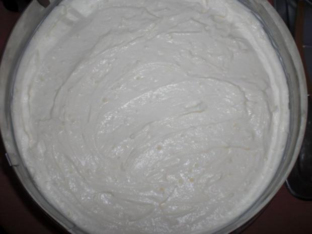 Himbeertorte mit Schoko- und Vanillesahne - Rezept - kochbar.de