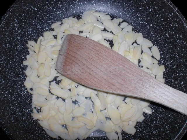 Himbeertorte mit Schoko- und Vanillesahne - Rezept - Bild Nr. 25