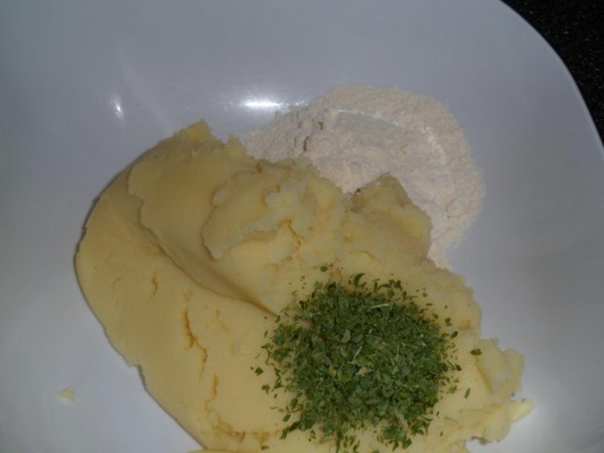 Kartoffelpüree Bratlinge gefüllt mit Thunfisch - Rezept - Bild Nr. 7