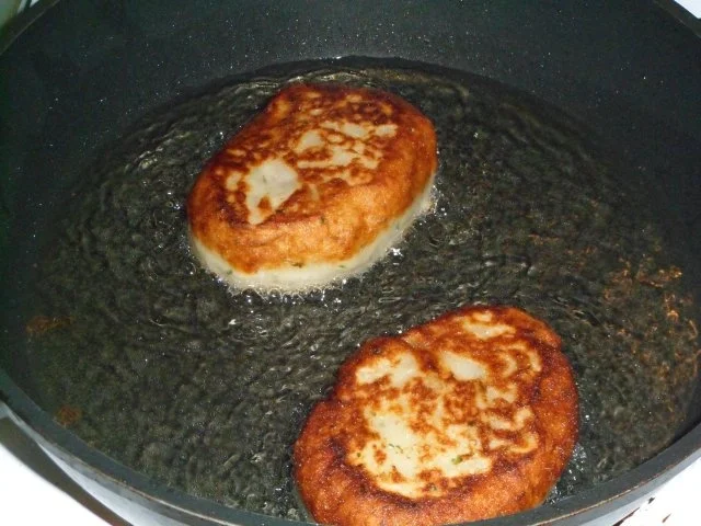 Rezept: Kartoffelpüree Bratlinge gefüllt mit Thunfisch Bild Nr. 11 Kartoffelpüree Bratlinge gefüllt mit Thunfisch - Rezept - Bild Nr. 11