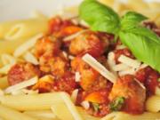 Penne mit Salsiccia Klößchen - Rezept