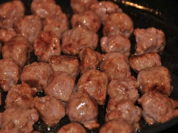 Rezept: Penne mit Salsiccia Klößchen Bild Nr. 2 Penne mit Salsiccia Klößchen - Rezept - Bild Nr. 2