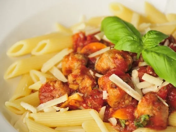 Rezept: Penne mit Salsiccia Klößchen Bild Nr. 5 Penne mit Salsiccia Klößchen - Rezept - Bild Nr. 5