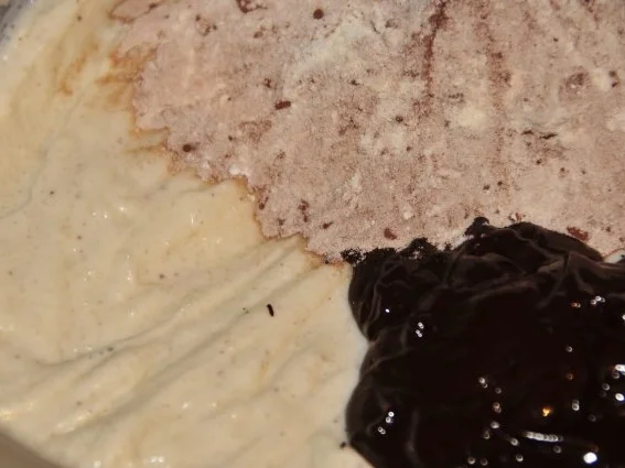 Käsekuchen mit Kirschen und Makronenstreusel - Rezept - Bild Nr. 3