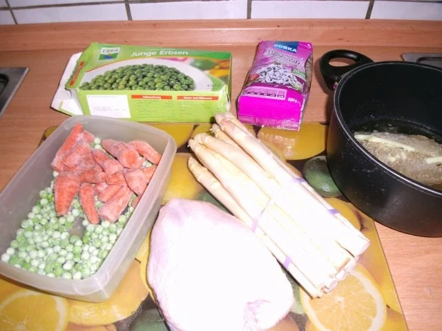 Rezept: Geflügelfrikassee mit buntem Gemüse und Wildreis Bild Nr. 2 Geflügelfrikassee mit buntem Gemüse und Wildreis - Rezept - Bild Nr. 2