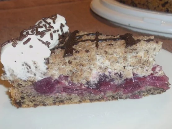 Rezept: Schoko-Mandel-Kirschtorte Bild Nr. 3 Schoko-Mandel-Kirschtorte - Rezept - Bild Nr. 3