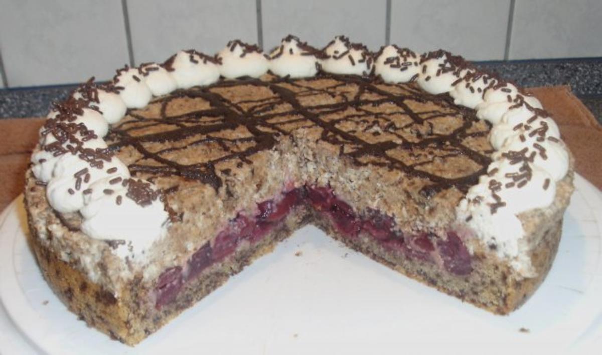 Schoko-Mandel-Kirschtorte - Rezept - Bild Nr. 2