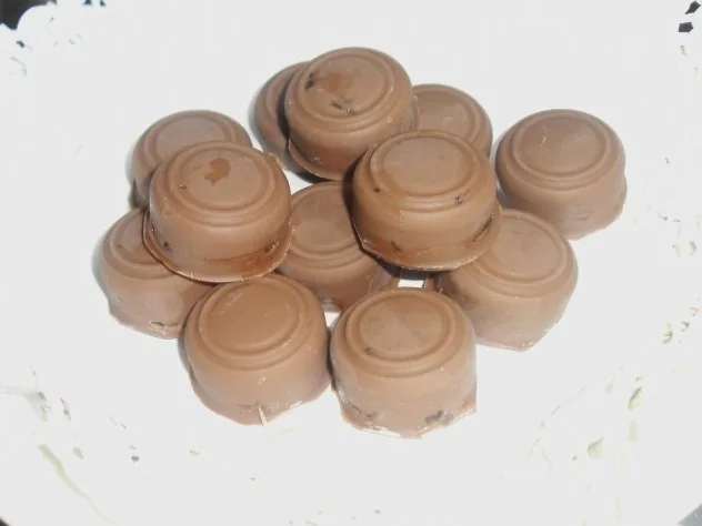 Rezept: Rumrosinen-Pralinen Rumrosinen-Pralinen - Rezept