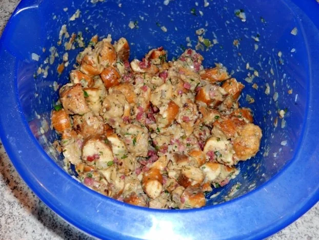 Rezept: Semmelknödel nach Omas Art Bild Nr. 2 Semmelknödel nach Omas Art - Rezept - Bild Nr. 2