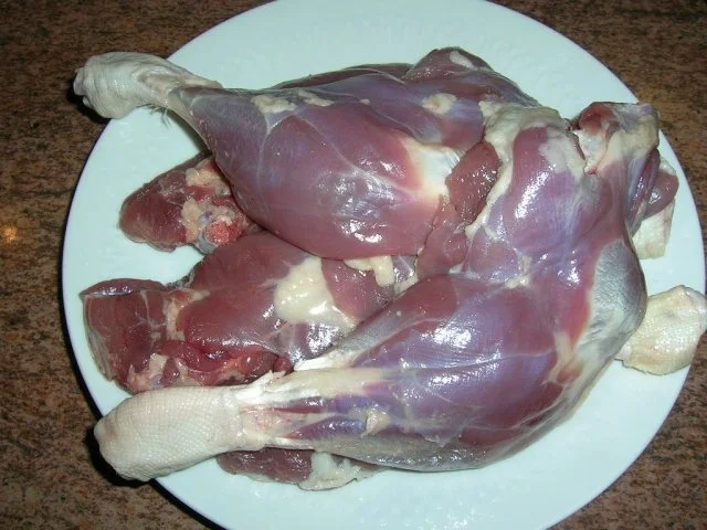 Rezept: Entenkeulen italienisch "geschmort in Rotwein", an hausgemachten Gnocchi + Gemüsebeilage Bild Nr. 4 Entenkeulen italienisch "geschmort in Rotwein", an hausgemachten Gnocchi + Gemüsebeilage - Rezept - Bild Nr. 4