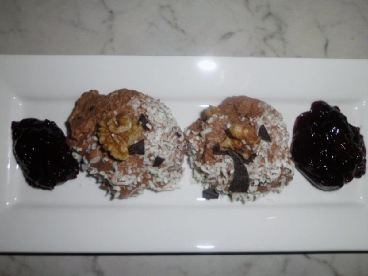 Dessert-Schoko-Walnusscreme mit Schwarzkirsch- Konfitüre - Rezept - Bild Nr. 3