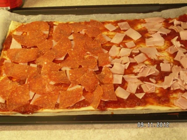 Rezept: Schnelle Pizza Fifty-Fifty Bild Nr. 5 Schnelle Pizza Fifty-Fifty - Rezept - Bild Nr. 5