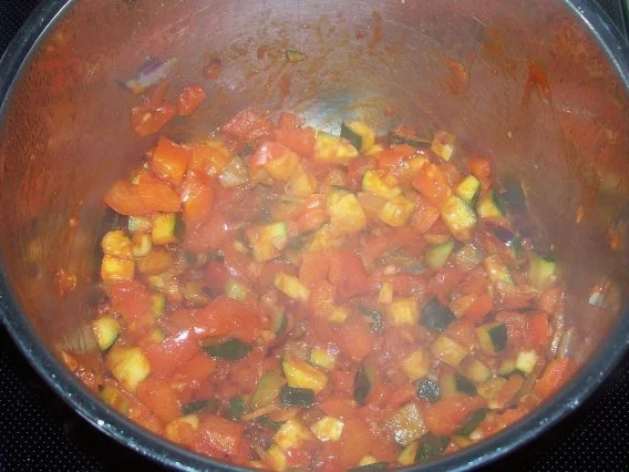 Vier-Käse-Lachs-Lasagne-Rollen in cremiger Gemüsesoße - Rezept - Bild Nr. 6