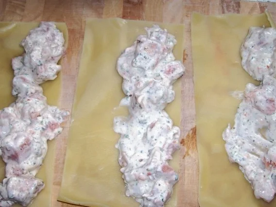 Vier-Käse-Lachs-Lasagne-Rollen in cremiger Gemüsesoße - Rezept - Bild Nr. 9