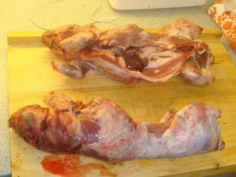 Nutria-Rollbraten im Römertopf - Rezept