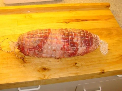 Nutria-Rollbraten im Römertopf - Rezept - Bild Nr. 2